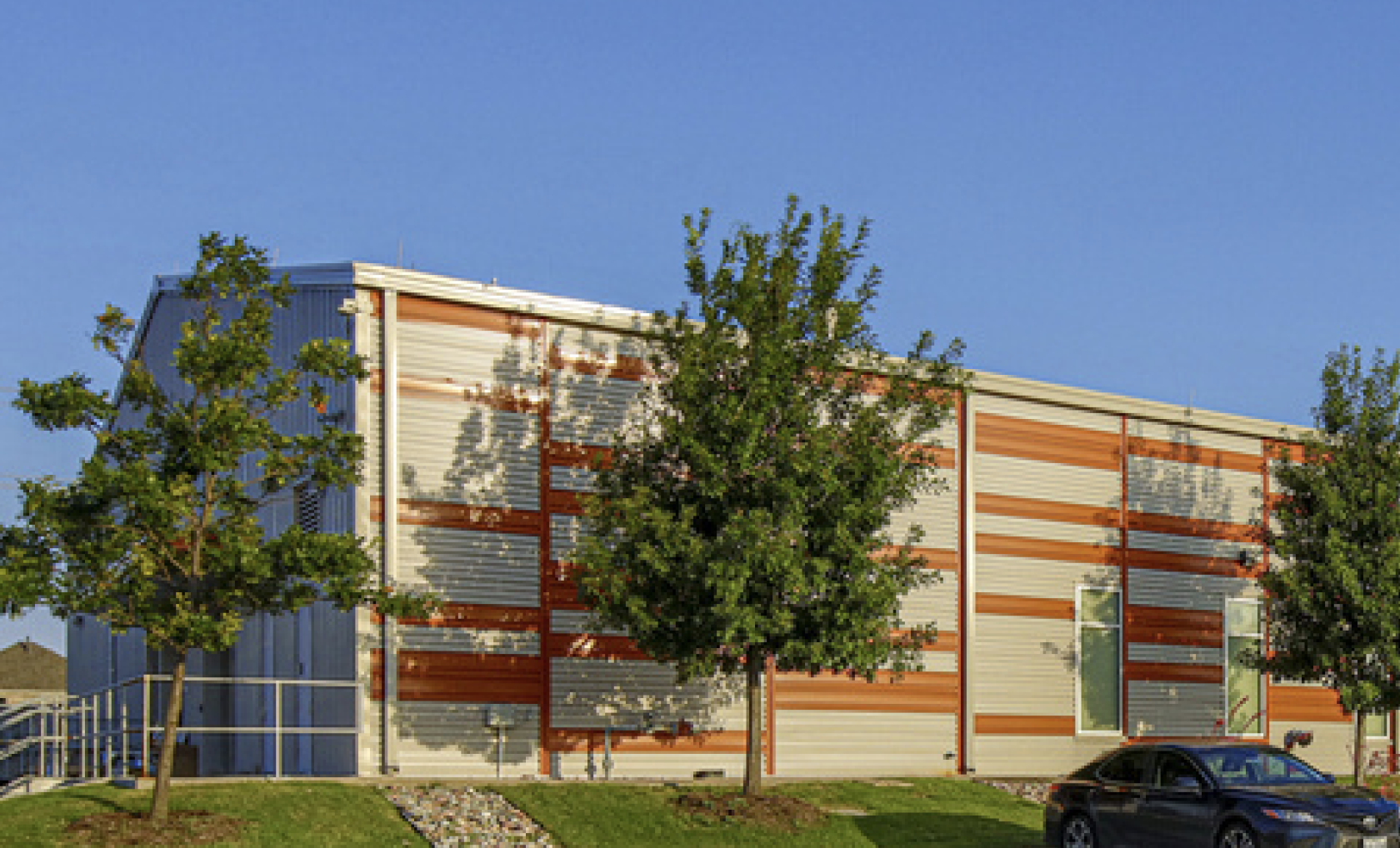 Mustang Optics Facility